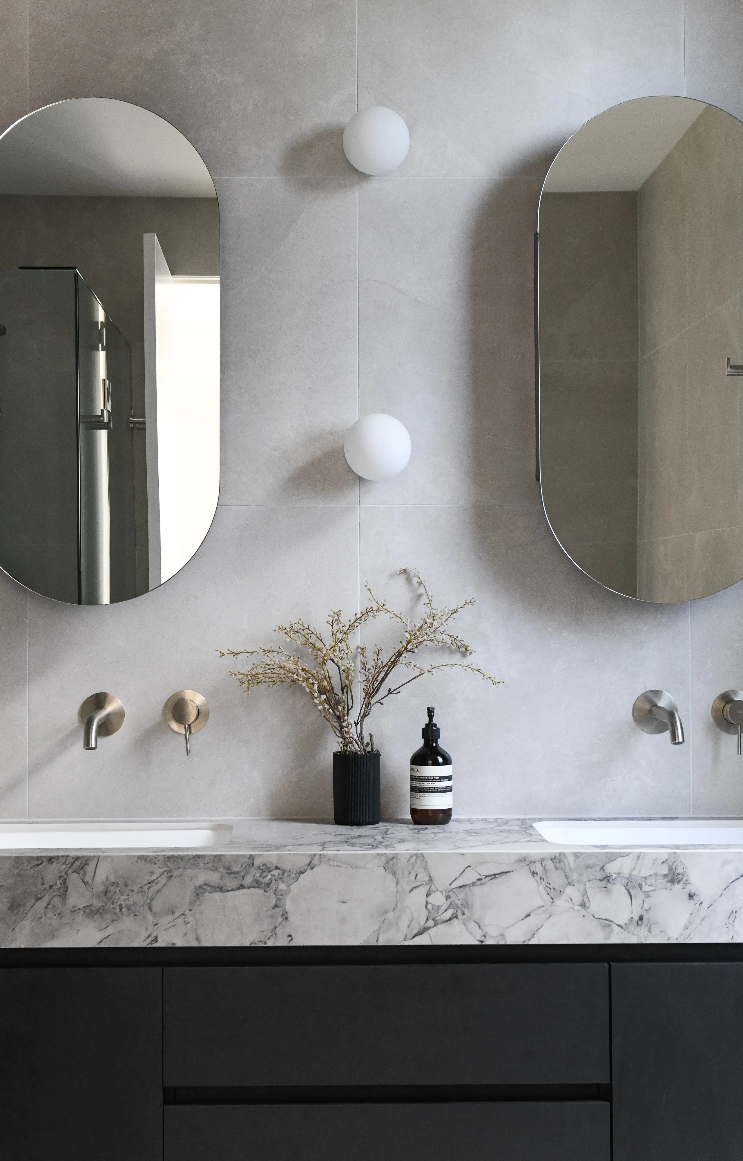 Modern Kitchen and Bathroom in McCrae